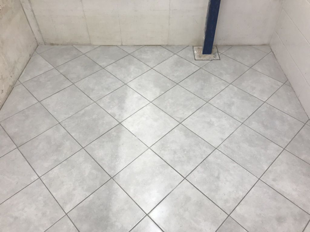 Diagonal floor tile installation