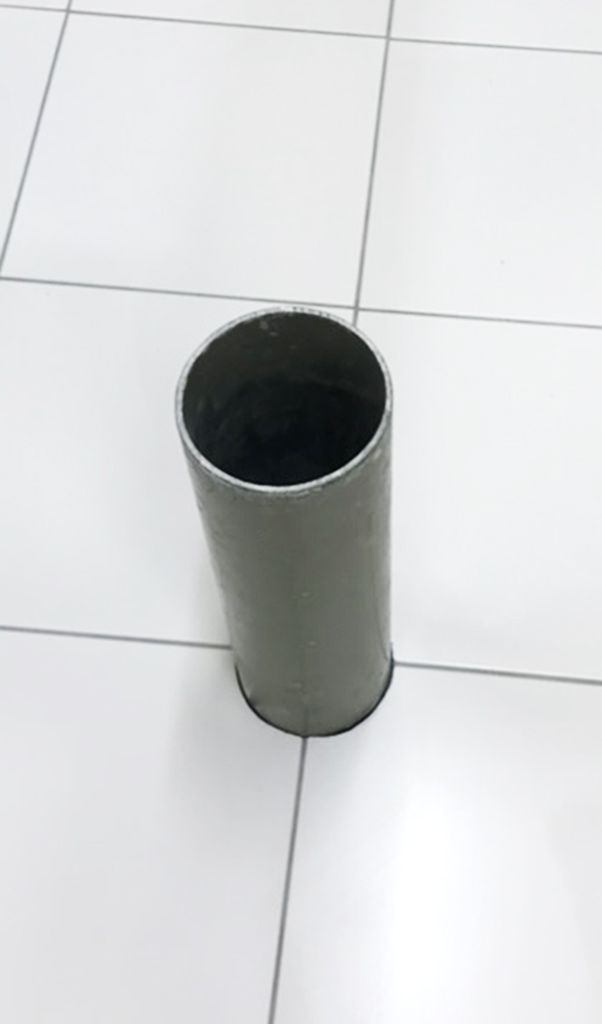 Floor tiling around pipework